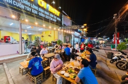 Loạt mặt bằng bỏ trống sau Tết, chủ cửa hàng vẫn lo sức mua kém