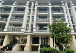 Nhà phố TPHCM ế khách, nhiều căn rao giảm 16 tỷ đồng vẫn khó bán